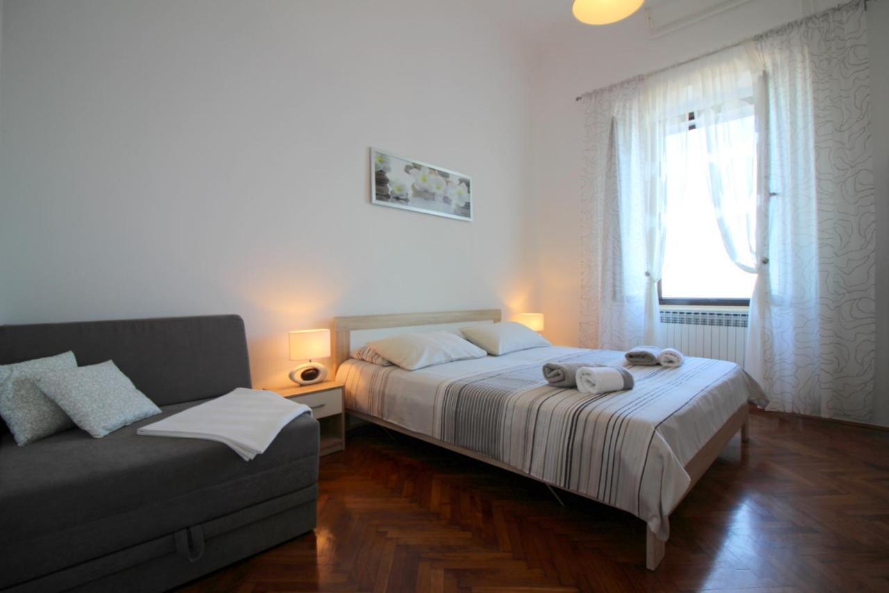 Apartment Old City Porec Exterior photo